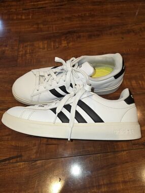 adidas White Sneakers with Black Stripes - Low-Top Casual